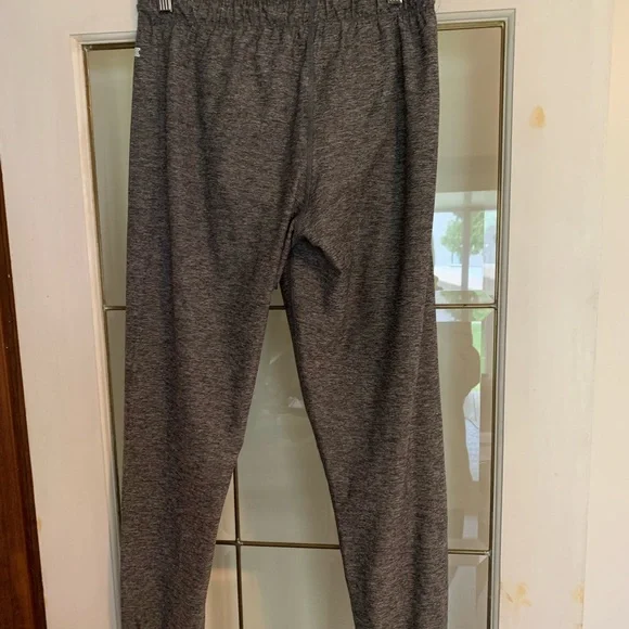 PINK Ultimate Yoga Pants - Picture 6 of 6